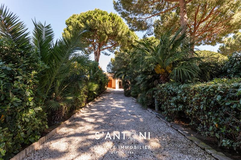 Maison - 202 m² - 8 pièces