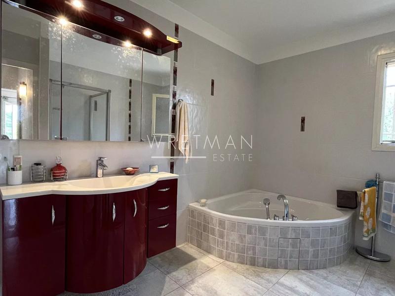 Villa - 200 m² - 5 pièces