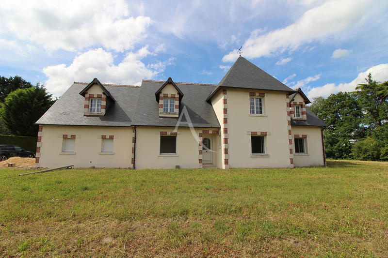 Maison - 270 m² - 10 pièces