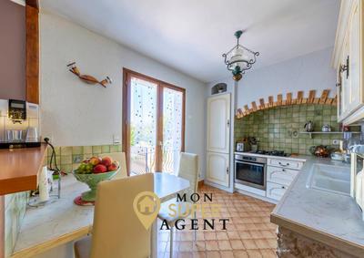 Château - 105 m² - 5 pièces