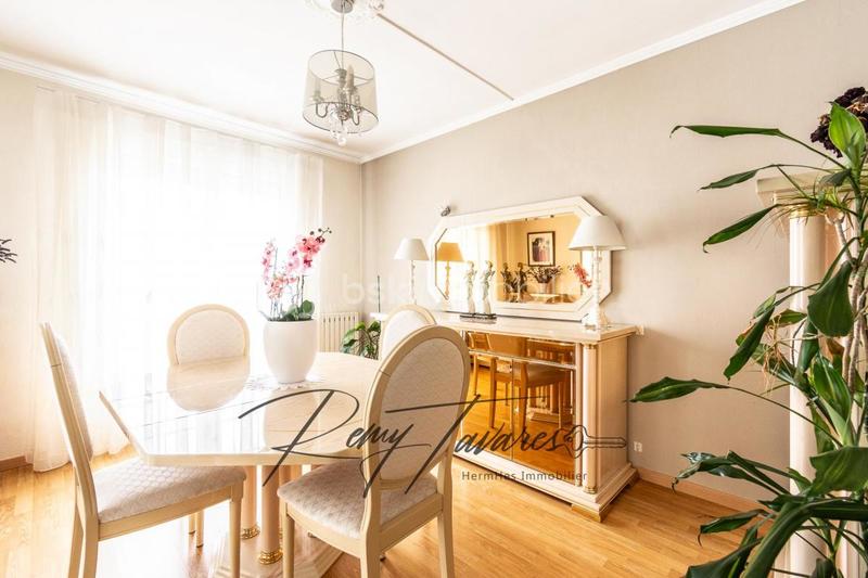 Pavillon - 175 m² - 9 pièces