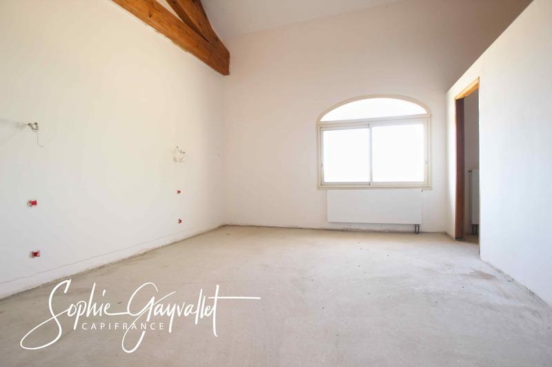 Maison - 550 m² - 9 pièces