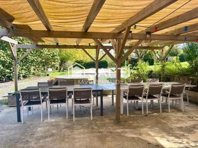 Maison - 251 m² - 9 pièces