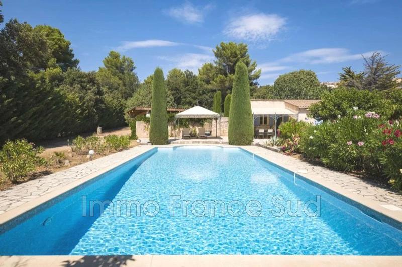 Villa - 333 m² - 10 pièces
