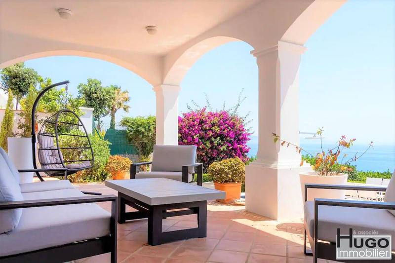 Villa - 355 m² - 10 pièces