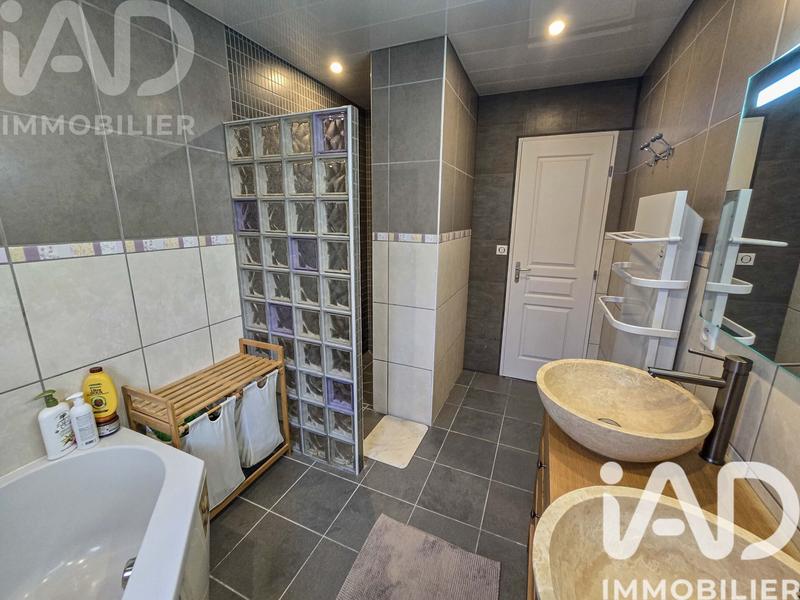 Maison - 100 m² - 5 pièces