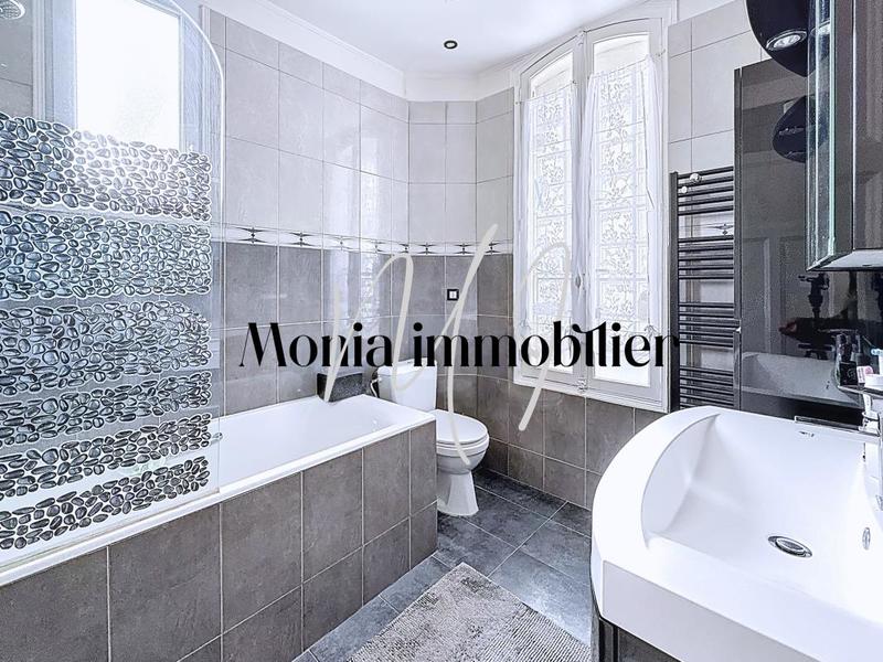 Pavillon - 170 m² - 7 pièces