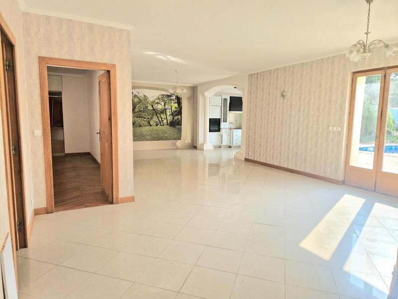 Maison - 224 m² - 7 pièces