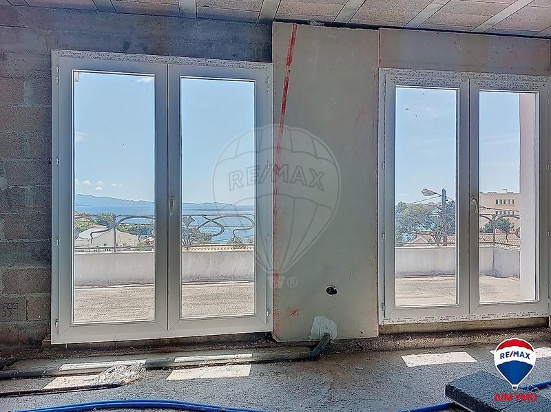 Maison - 210 m² - 7 pièces