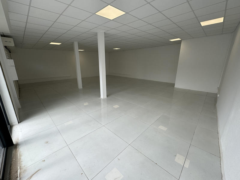 Local commercial - 115 m²
