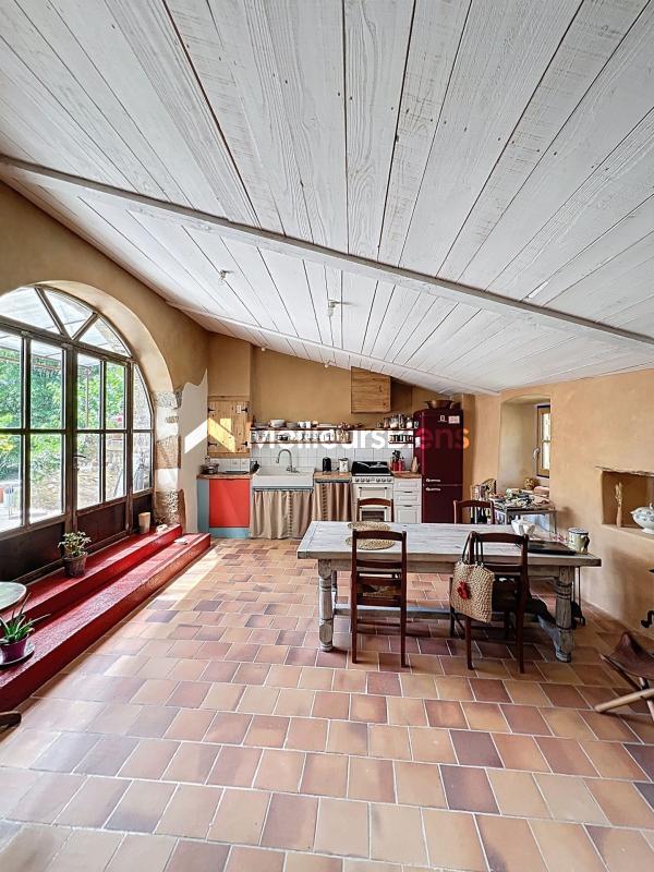 Propriété - 115 m² - 6 pièces