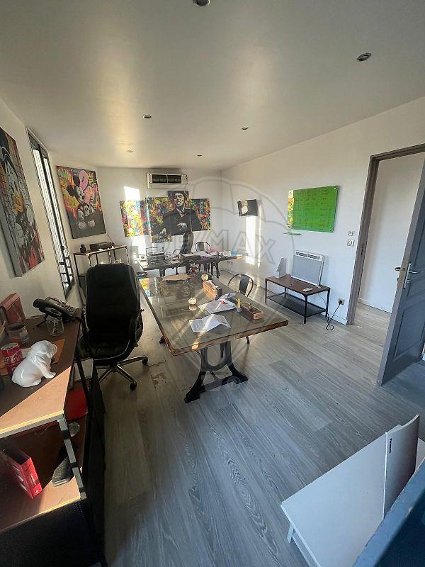 Local commercial - 437 m² - 10 pièces