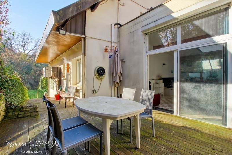 Maison - 286 m² - 11 pièces