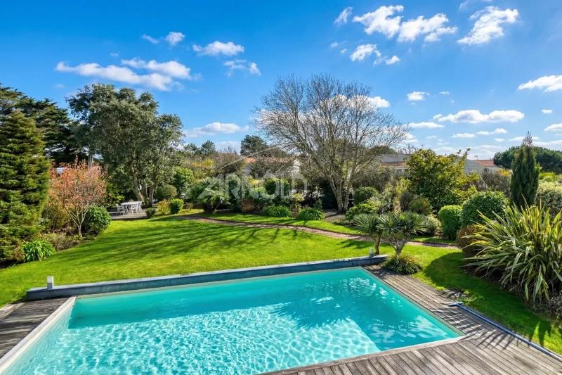 Maison - 191 m² - 8 pièces