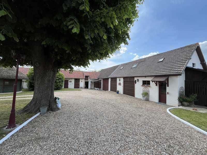 Maison - 167 m² - 10 pièces