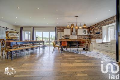 Maison - 206 m² - 6 pièces