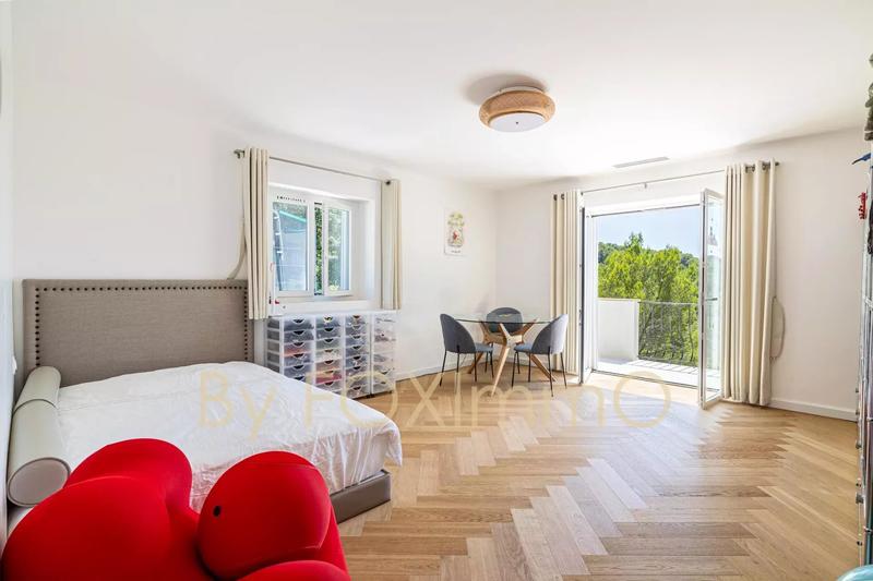 Villa - 214 m² - 6 pièces