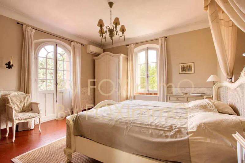 Propriété - 267 m² - 11 pièces