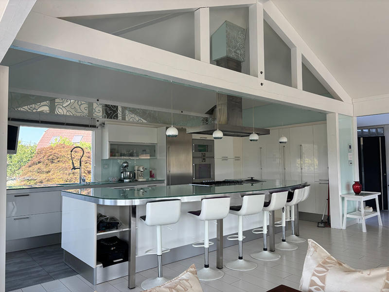 Maison - 230 m² - 5 pièces