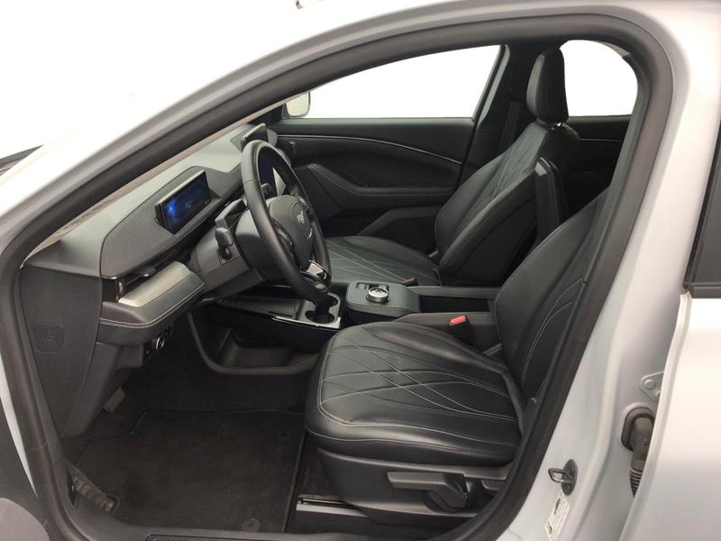 Ford Mustang Mach-E Standard Range 76 kWh 269 ch