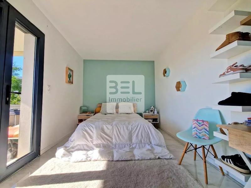 Maison - 205 m² - 7 pièces