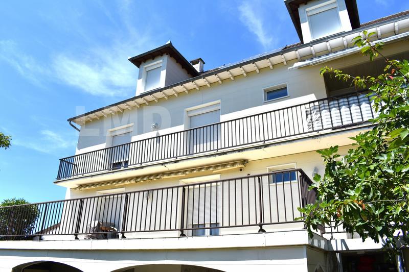 Maison - 215 m² - 14 pièces