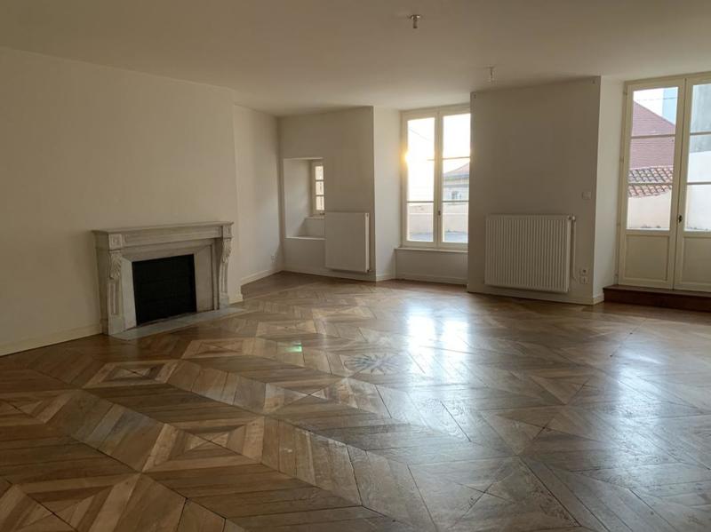 Appartement - 111 m² - 4 pièces