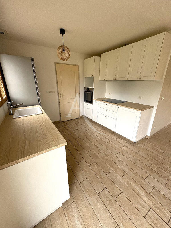 Maison - 85 m² - 5 pièces