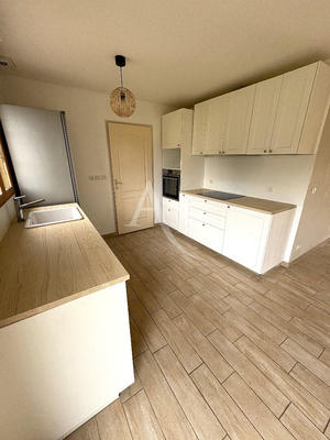 Maison - 85 m² - 5 pièces