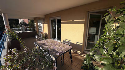 Appartement - 99 m² - 4 pièces