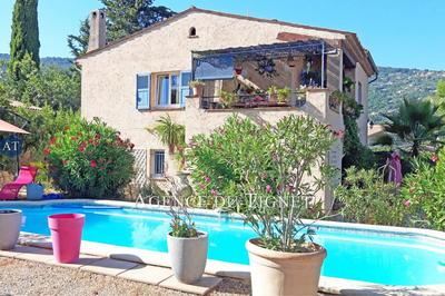 Maison - 204 m² - 7 pièces