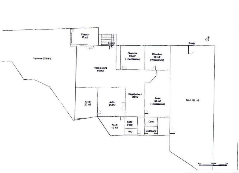 Maison - 305 m² - 7 pièces
