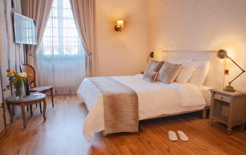 Maison - 746 m² - 15 pièces