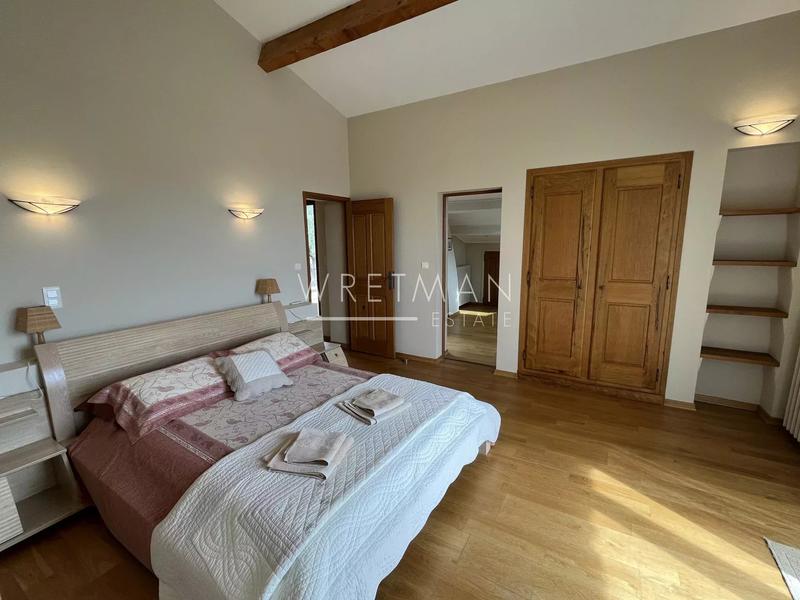 Villa - 185 m² - 8 pièces