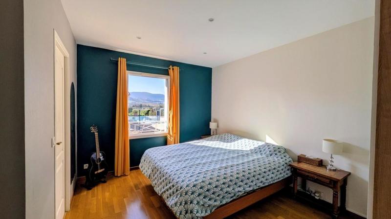 Maison traditionnelle - 212 m² - 8 pièces