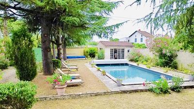 Propriété - 155 m² - 6 pièces