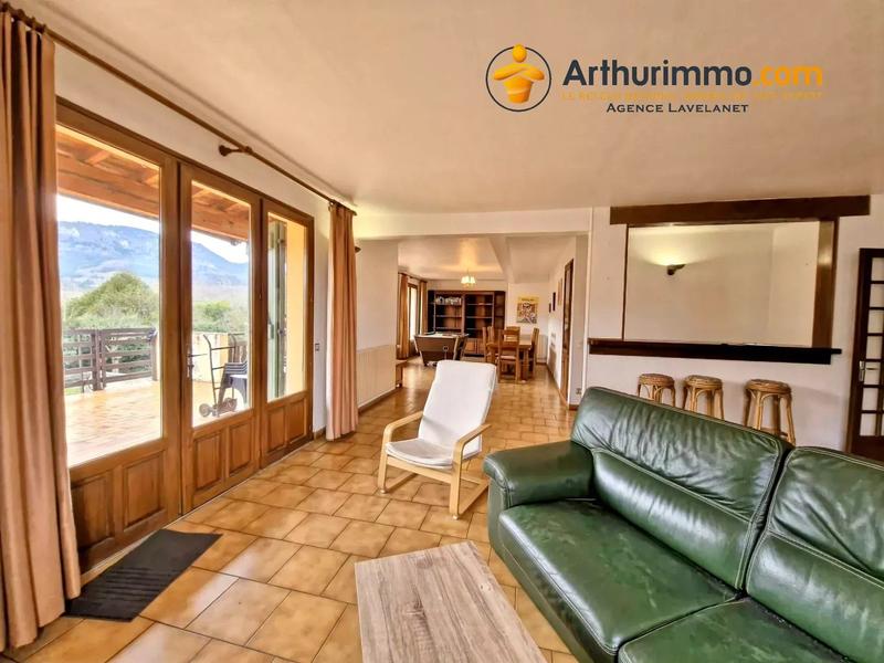 Maison - 205 m² - 5 pièces