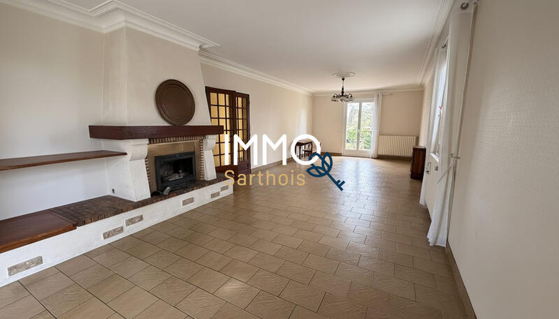 Maison - 203 m² - 8 pièces