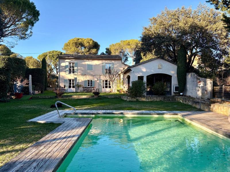 Maison - 210 m² - 7 pièces