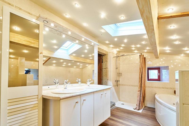 Propriété - 208 m² - 8 pièces