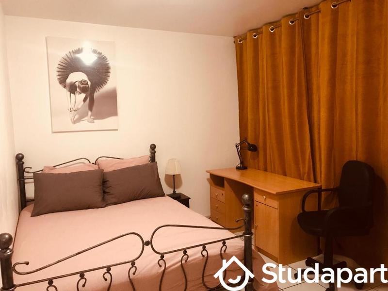 Chambre - 14 m² - 1 pièce