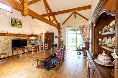 Maison - 258 m² - 8 pièces