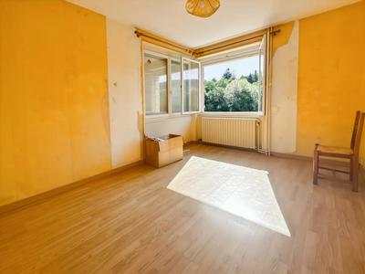 Maison - 182 m² - 8 pièces