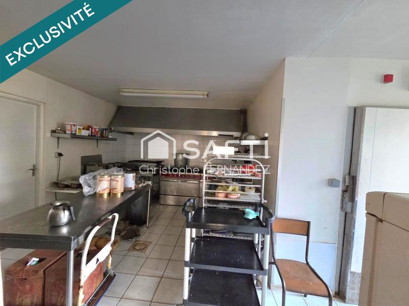 Maison - 303 m² - 10 pièces