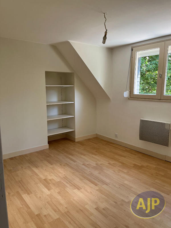 Maison - 96 m² - 5 pièces