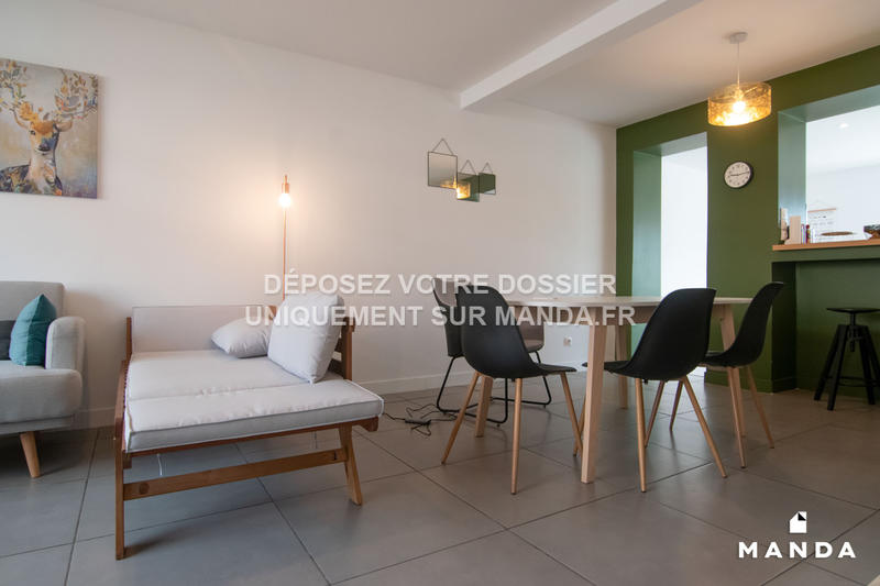 Chambre - 10 m² - 6 pièces