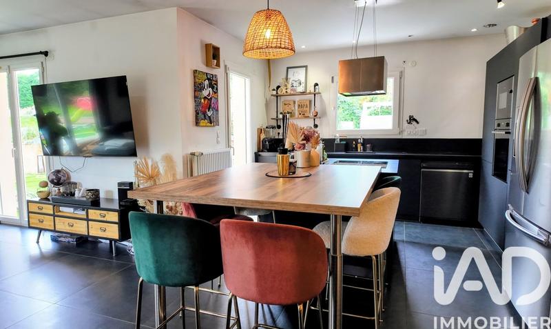 Maison - 121 m² - 4 pièces