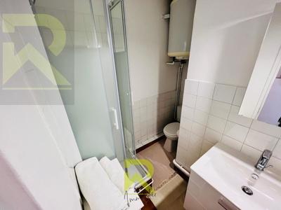 Studio - 16 m² - 1 pièce