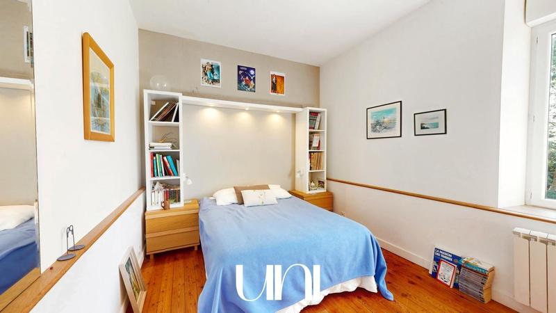 Propriété - 415 m² - 15 pièces