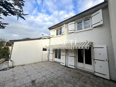 Maison - 83 m² - 5 pièces